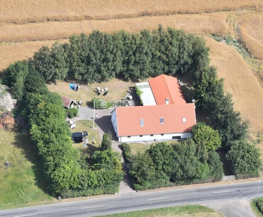Stunning Romantic Cabin Close To Baltic See Idestrup Εξωτερικό φωτογραφία