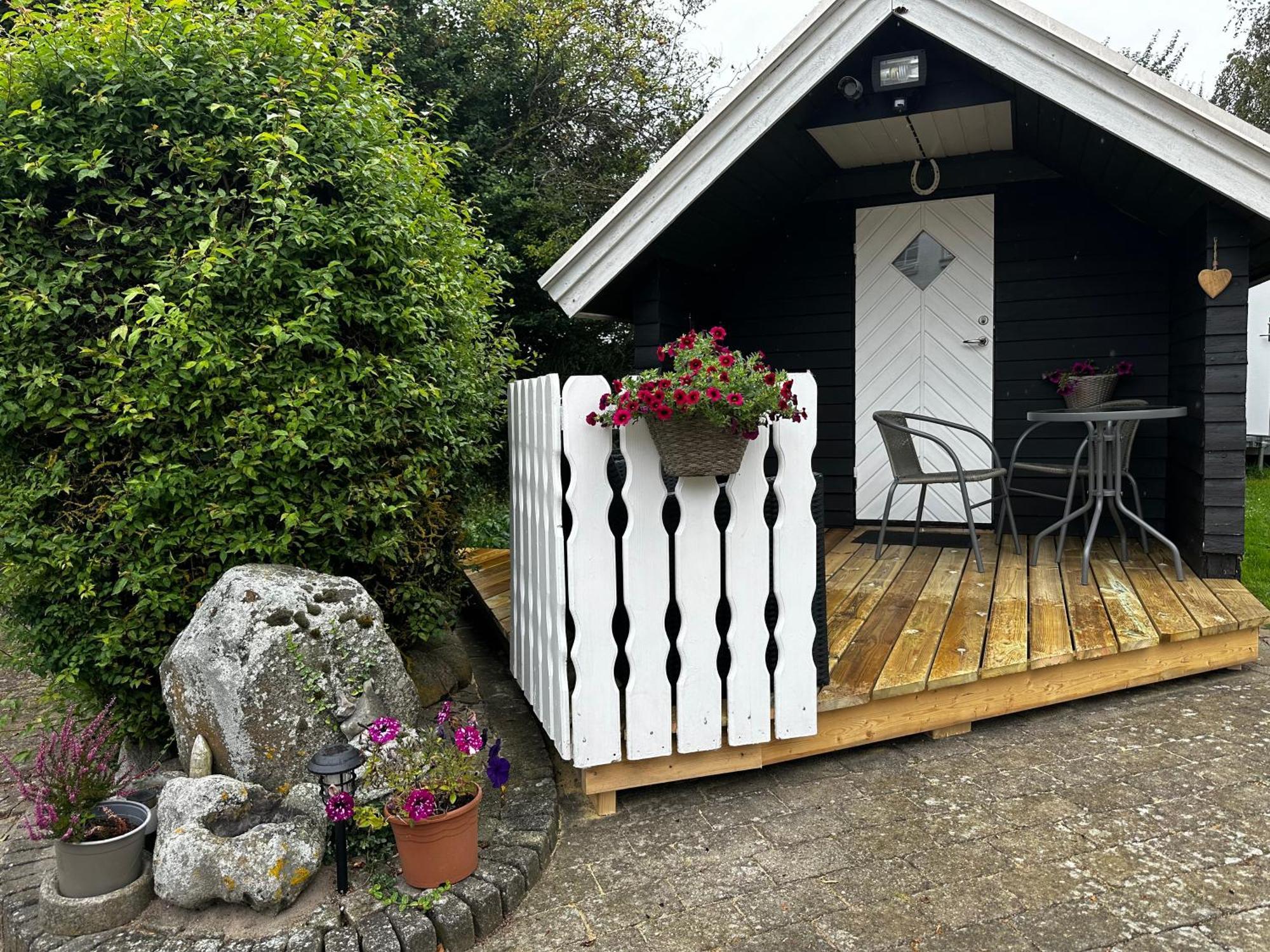 Stunning Romantic Cabin Close To Baltic See Idestrup Εξωτερικό φωτογραφία